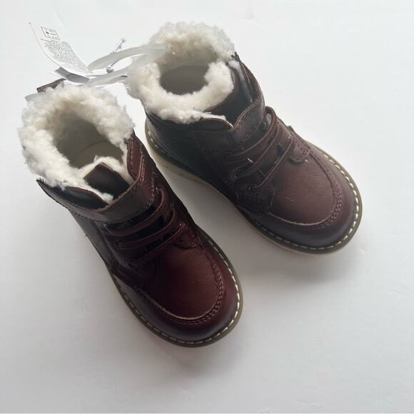 Old Navy Boys Dressy Cognac High Top Boots with Faux Fur Lined Sz 7 - Picture 2 of 11